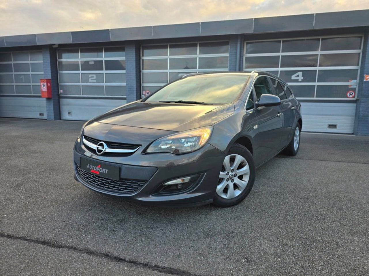 Opel Astra Sports Tourer - 1.4 Turbo Edition NAP|VOLLE AUTO|ONDERHOUDEN - AutoWereld.nl