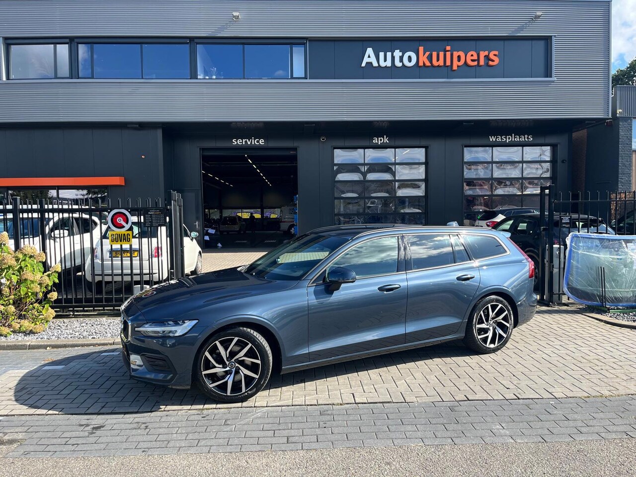 Volvo V60 - 2.0 B3 Momentum Advantage 2.0 B3 Momentum Advantage , 1e eigenaar - AutoWereld.nl