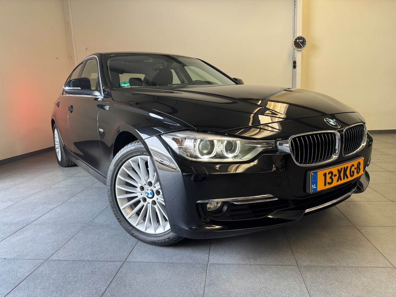 BMW 3-serie - 320i 184Pk - High Executive Luxury Line/ Dealer OH/1e Eigenaar! - AutoWereld.nl