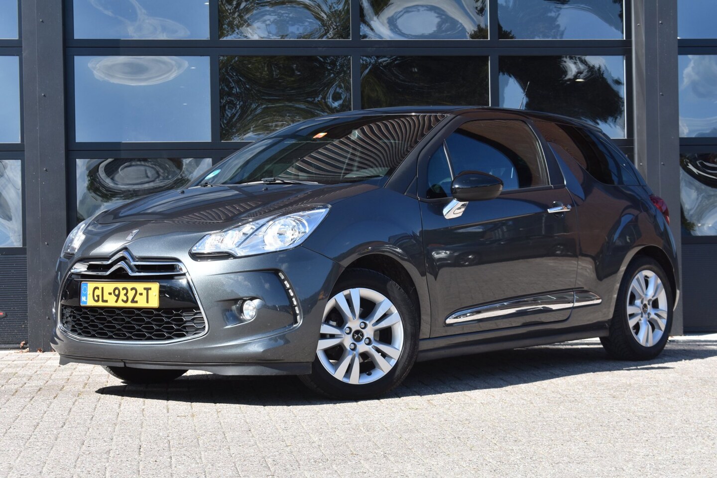 DS 3 - 1.2 PureTech Business '15 Navi Clima DAB Cruise Inruil mogelijk - AutoWereld.nl