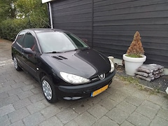 Peugeot 206 - 1.4 One-line Airco 5. drs Zeer Lux, s. NL auto