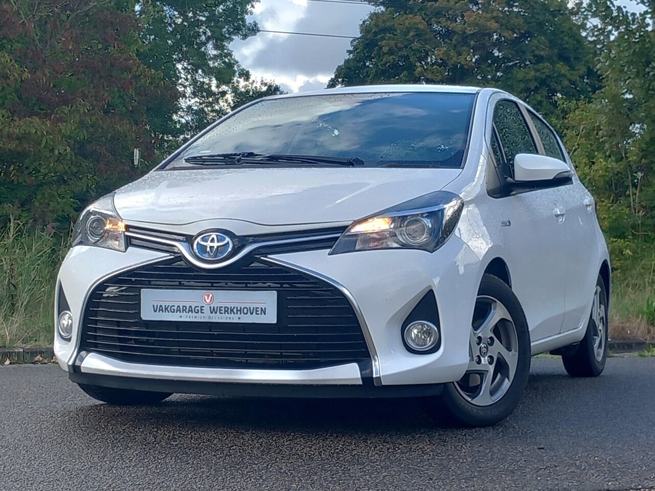 Toyota Yaris - 1.5 Hybrid AUTOMAAT | 46.000km | Camera - AutoWereld.nl