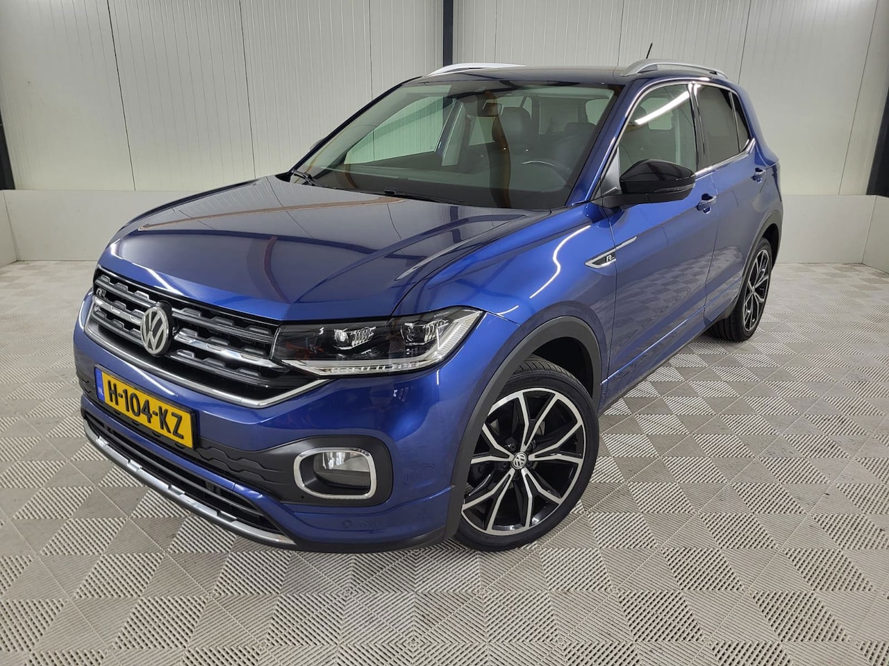 Volkswagen T-Cross - 1.0 TSI Style 1.0 TSI Style, R-Line, Automaat, Camera, Stoelverwarming - AutoWereld.nl