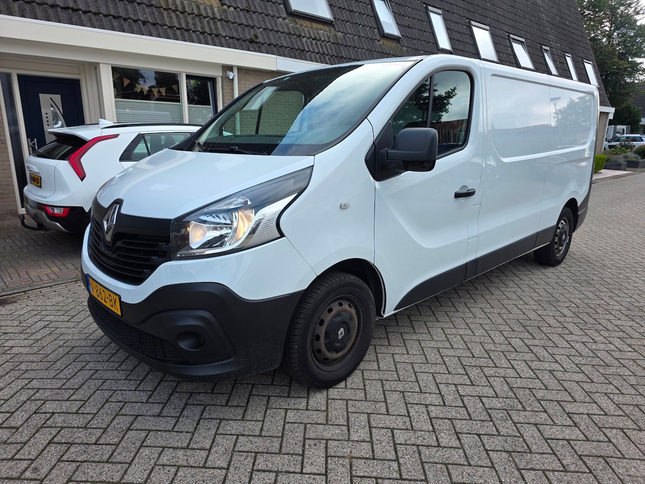 Renault Trafic - 1.6 dCi T29 L2H1 Comfort 1.6 dCi T29 L2H1 Comfort - AutoWereld.nl