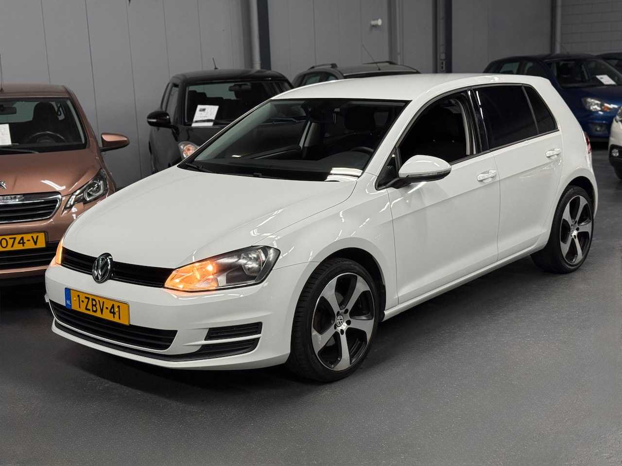 Volkswagen Golf - 1.2 TSI Highline APK NAP Airco Nette Staat - AutoWereld.nl