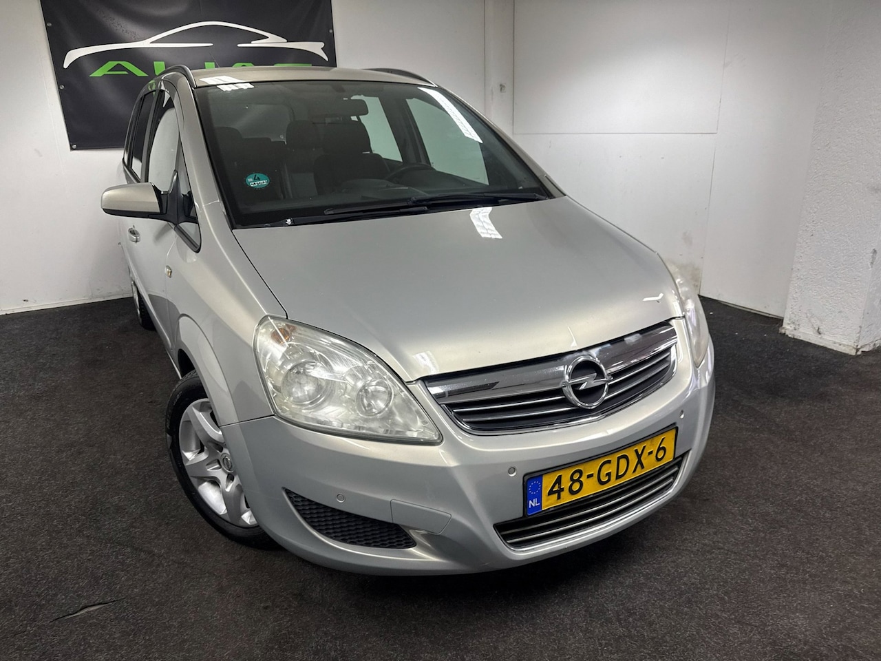 Opel Zafira - 1.7 CDTi Business - 7pers - Trekhaak - Airco - APK 2027 - AutoWereld.nl