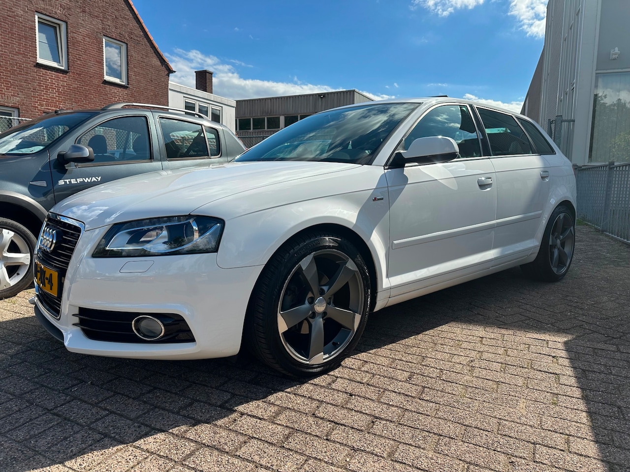 Audi A3 Sportback - 1.2 TFSI S Edition * S-Line * 18 inch * Org. NL AUTO * - AutoWereld.nl