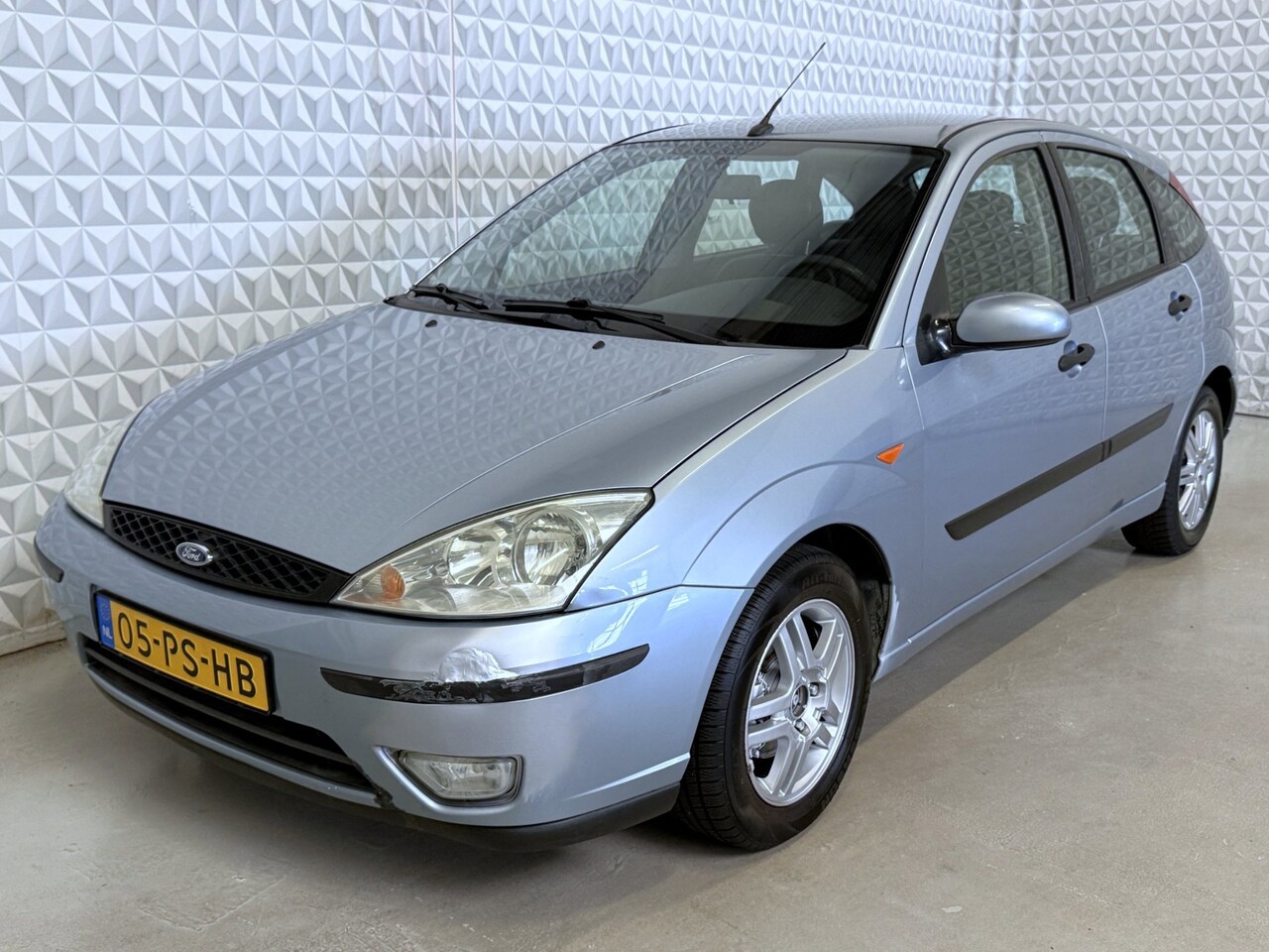 Ford Focus - 1.6-16V Futura Airco CLIMA Leder / 184.000km (2004) - AutoWereld.nl