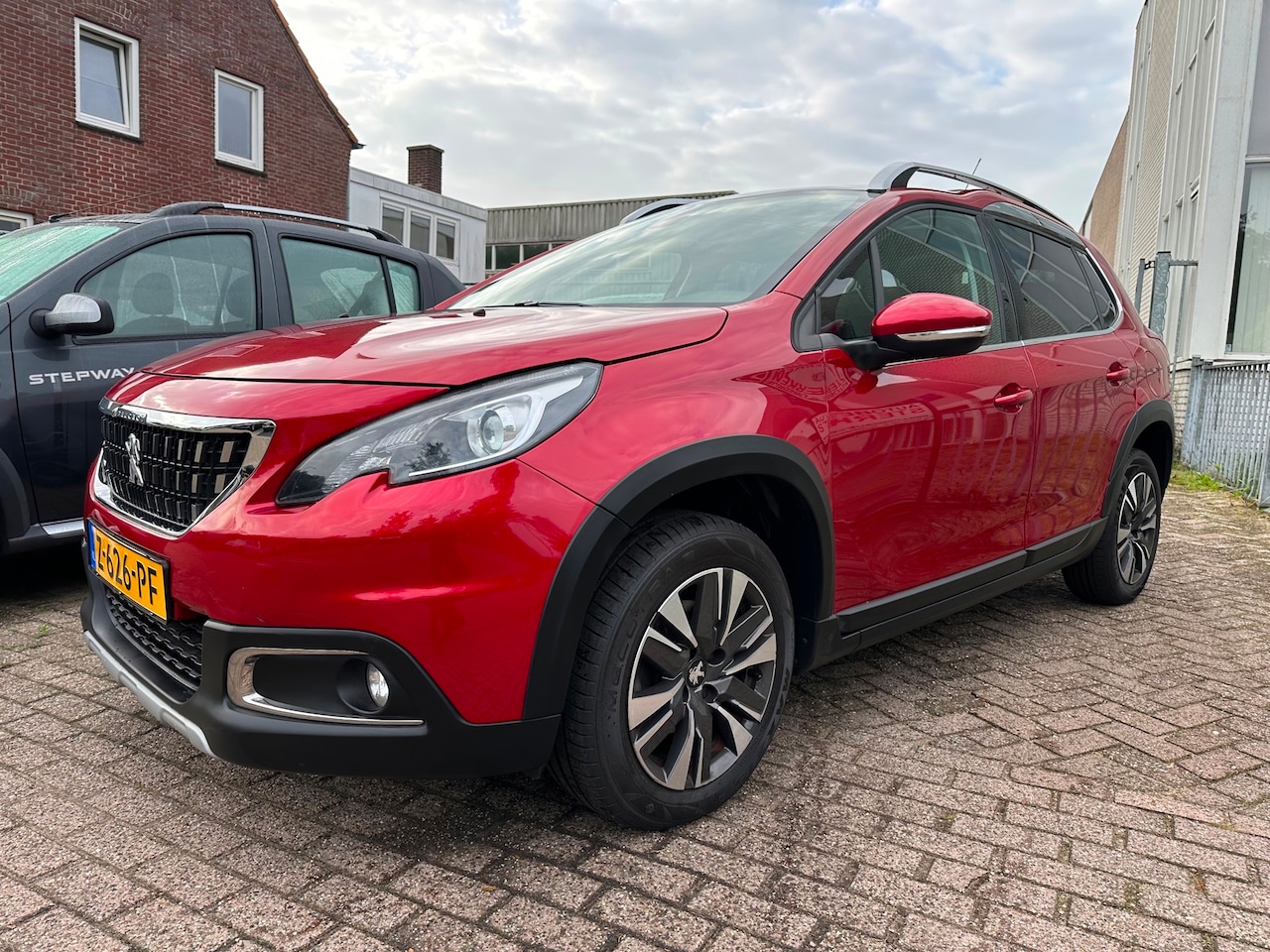 Peugeot 2008 - 1.2 PureTech GT-line * PDC * LMV * GLAZENDAK * - AutoWereld.nl