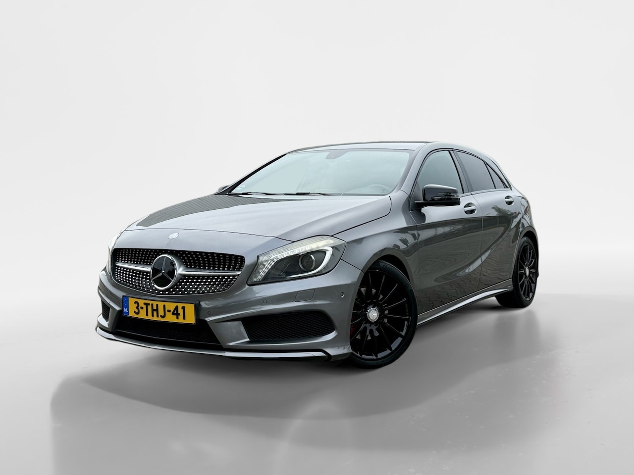 Mercedes-Benz A-klasse - 200 AMG Prestige Automaat / H&K / Stoelvw /Park. Sens - AutoWereld.nl