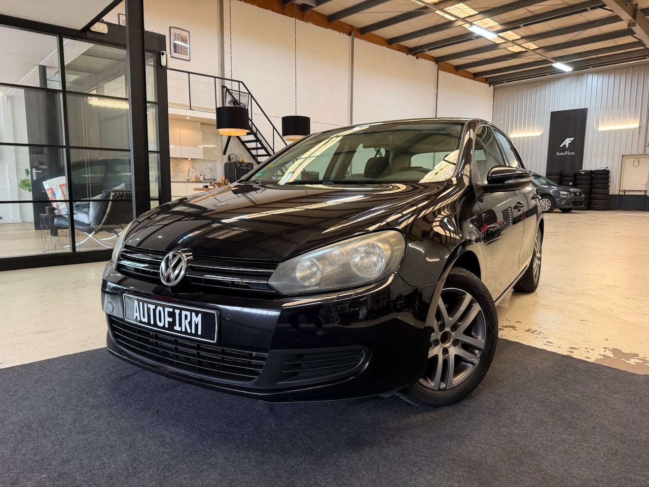 Volkswagen Golf - 1.4 TSI Highline Nette Auto Bluetooth Stoelverwarming Navigatie - AutoWereld.nl
