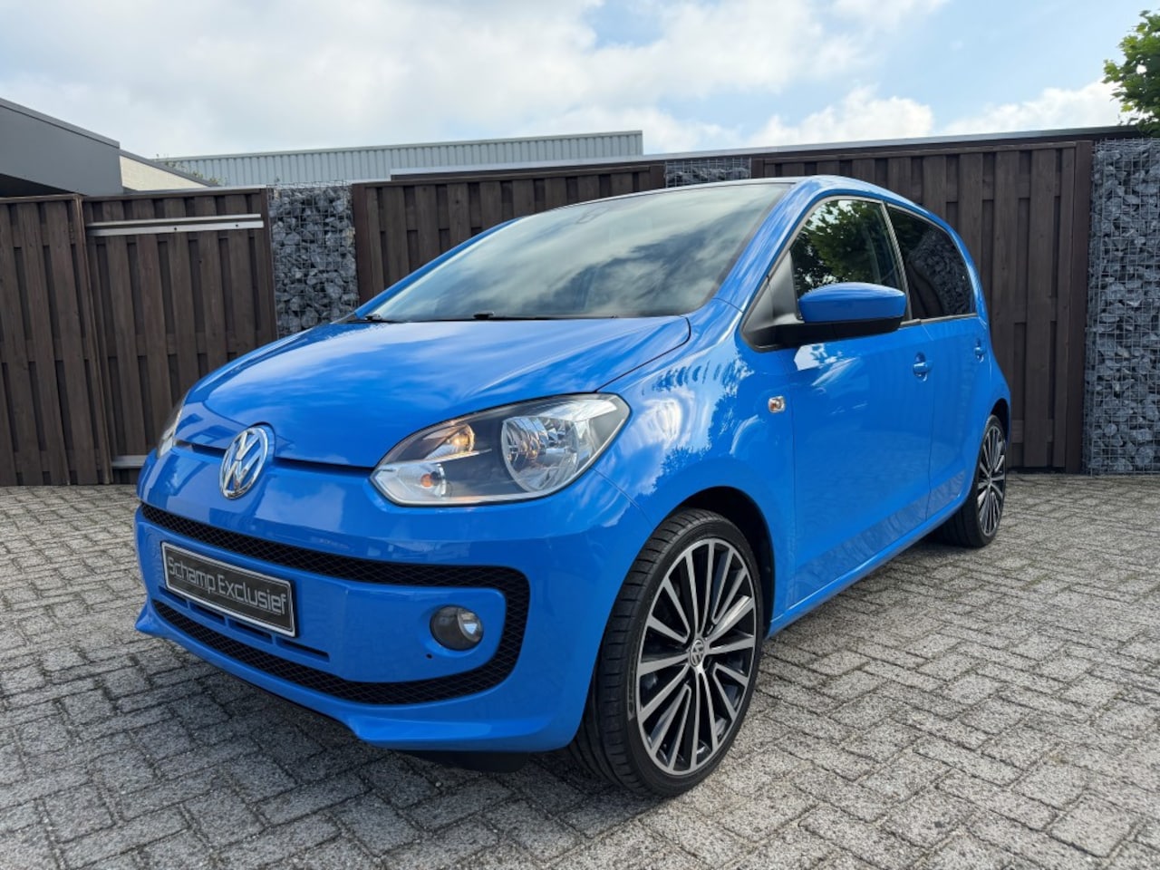 Volkswagen Up! - 1.0 high up! AUTOMAAT - PANORAMA DAK - AutoWereld.nl