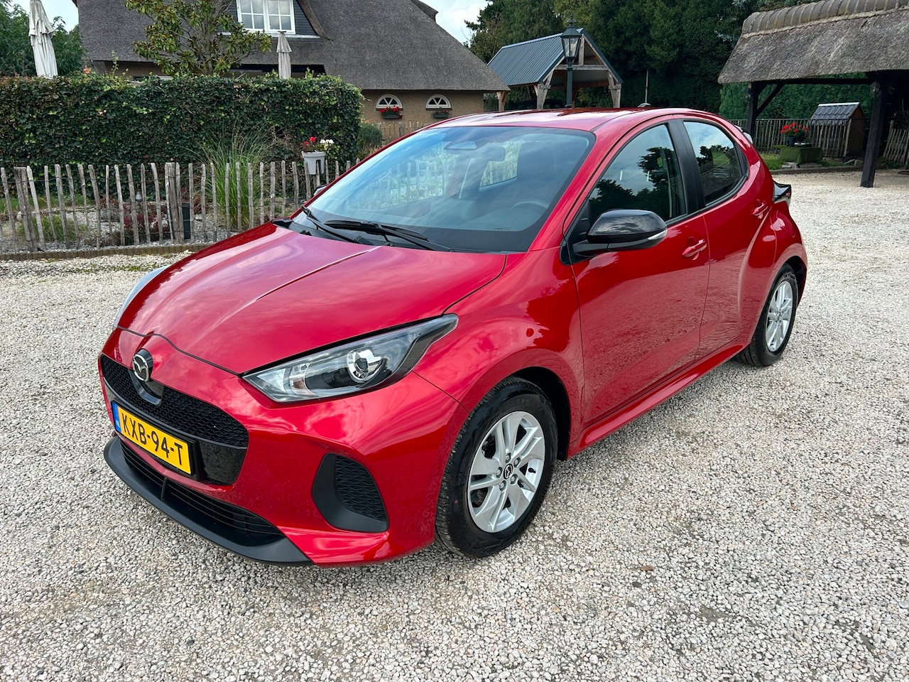 Mazda 2 Hybrid - 1.5 Centre-line. Led, Stoelverwarming, Apple car play, Camera - AutoWereld.nl