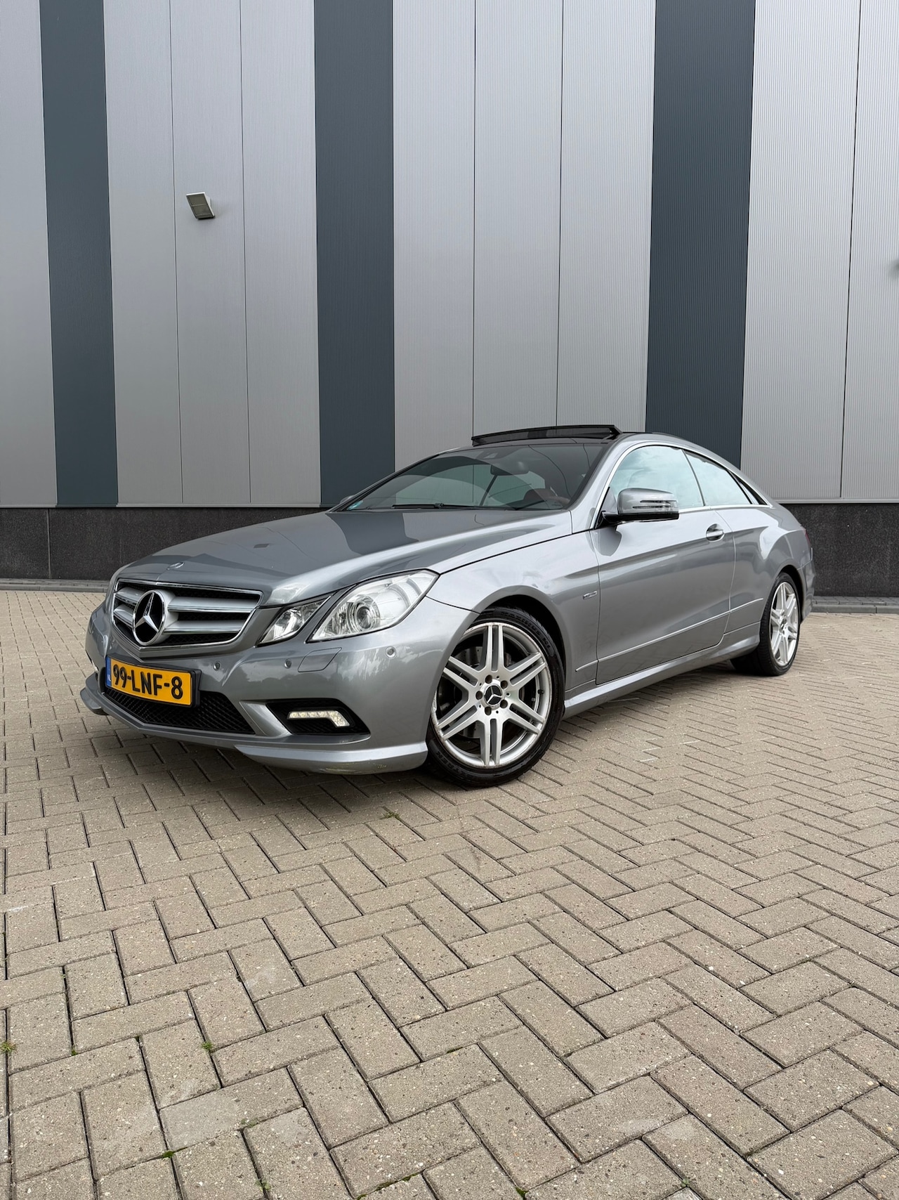 Mercedes-Benz E-klasse Coupé - 200 CGI Avantgarde | Panorama - AutoWereld.nl