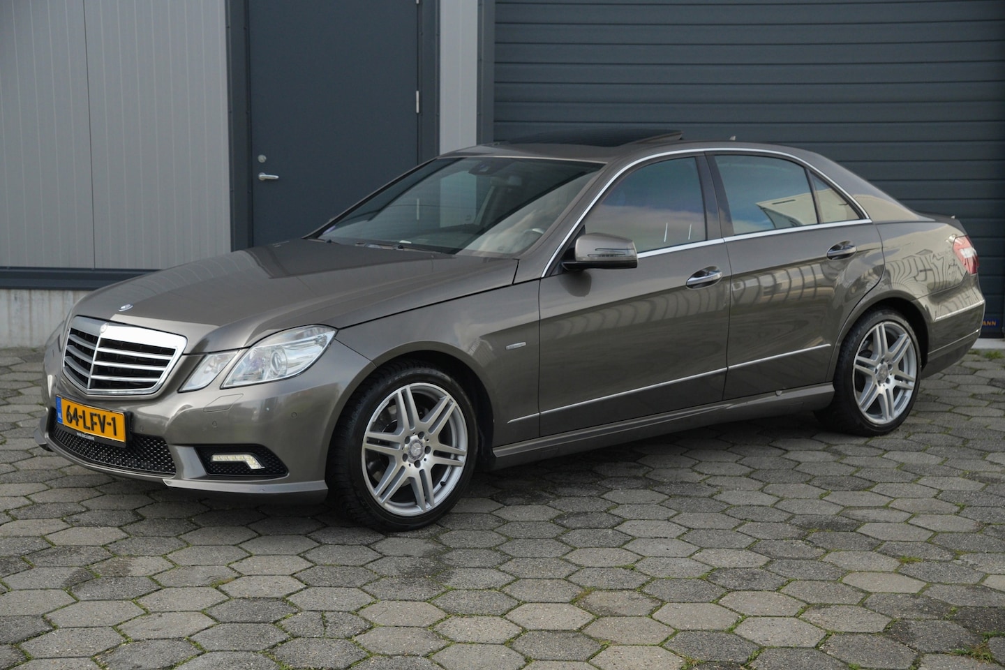 Mercedes-Benz E-klasse - 350 CGI Avantgarde Vol Opties! Keyless, Luchtvering, Memory etc. - AutoWereld.nl