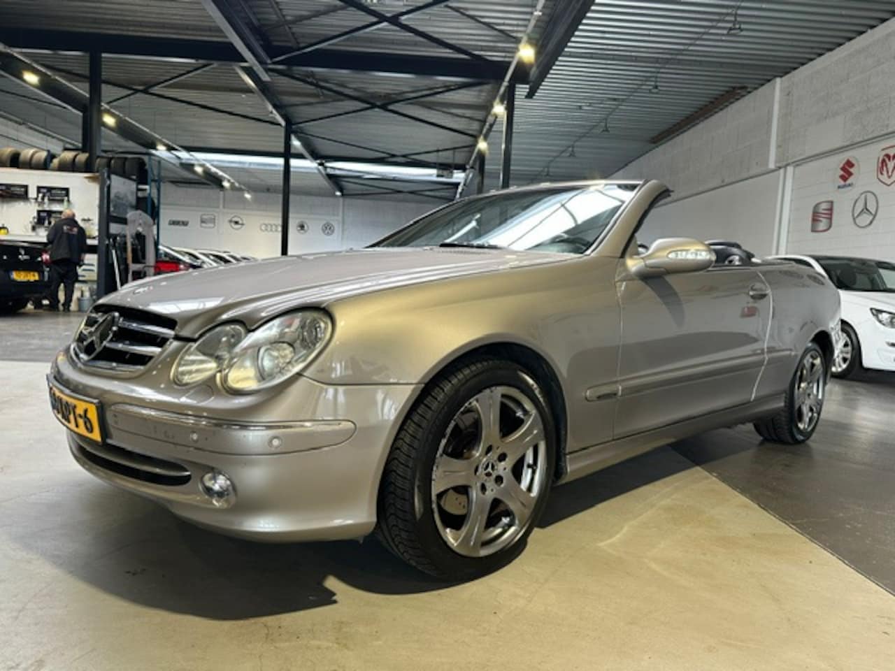 Mercedes-Benz CLK-klasse Cabrio - 240 Avantgarde/Leder/Alles werkend/Apk nieuw bij aflevering - AutoWereld.nl