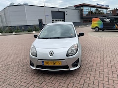 Renault Twingo - 1.2-16V Collection Airco rijd en schakelt goed