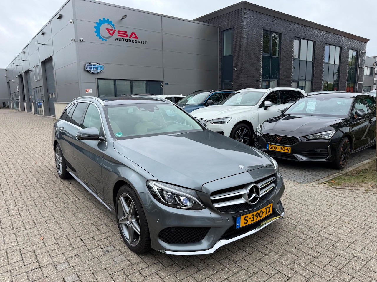 Mercedes-Benz C-klasse Estate - 400 4MATIC Prestige|Head-up|Pano|Trekhaak|Camera|AMG|4-seizoen|stoelvw|Cruise|Elektrische - AutoWereld.nl