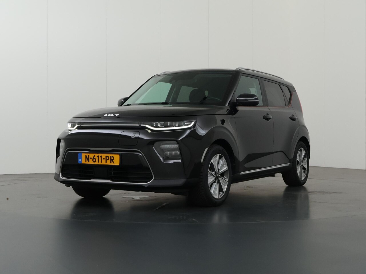Kia e-Soul - DynamicPlusLine 64 kWh | Stoel/Stuurverwarming | Parkeercamera | Navigatie | Cruise Contro - AutoWereld.nl