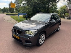 BMW X1 - SDrive20i High Executive / Navi / Pano / Xenon / Leder / NAP /