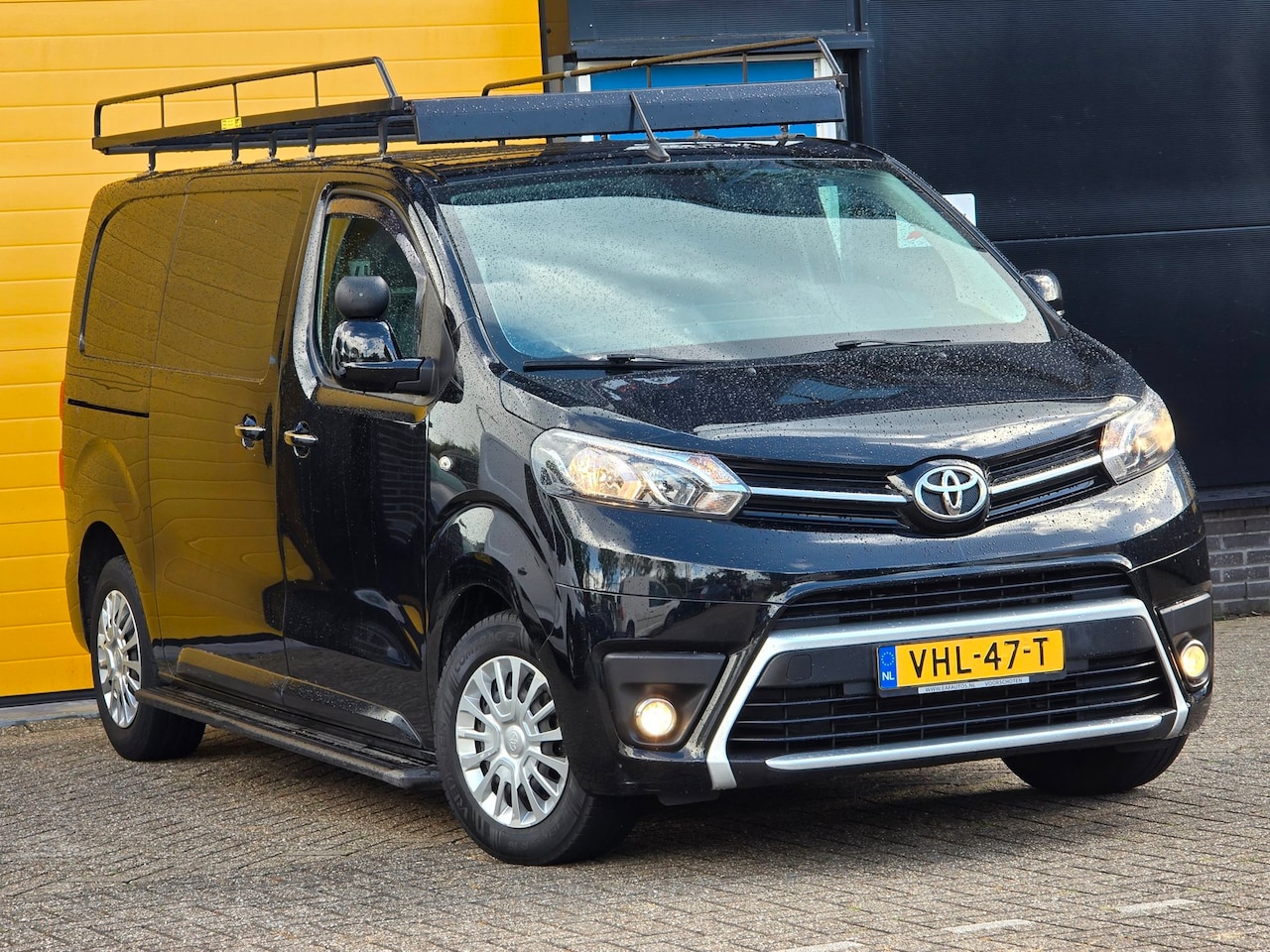 Toyota ProAce Worker - 2.0 D-4D Professional / AUT / NAP / Navi / Cruise Control / 3 Zits / Schuifdeur / Trekhaak - AutoWereld.nl