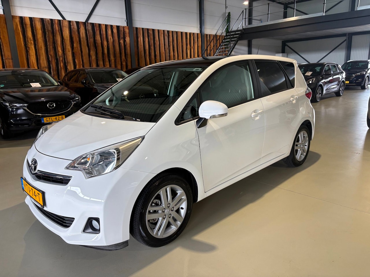 Toyota Verso S - 1.3 VVT-i Dynamic 1.3 VVT-i Dynamic - AutoWereld.nl