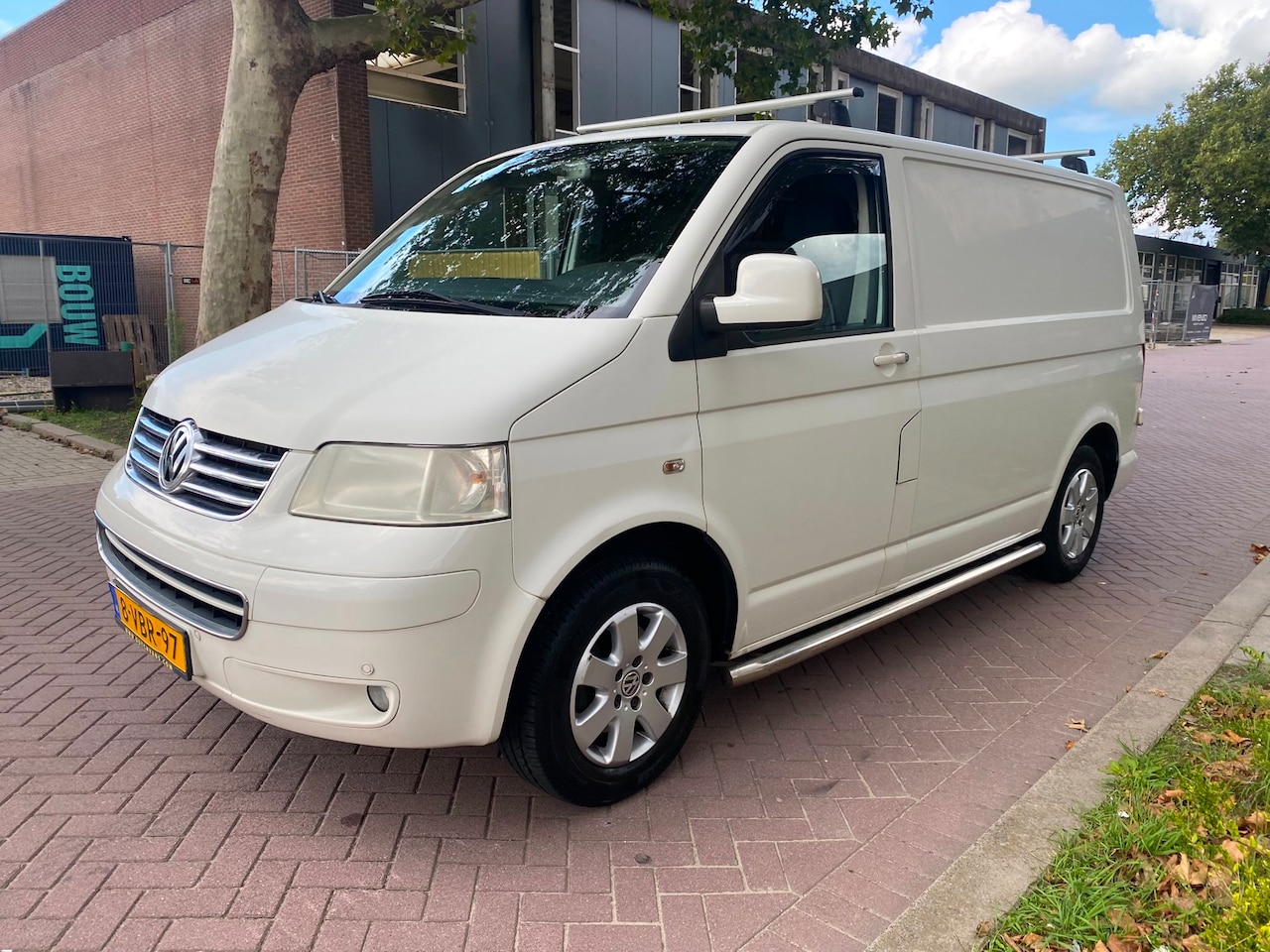 Volkswagen Transporter - 2.5 TDI 300 / Airco / Airbag / Elek Ramen / Elek Spiegels / 131PK / PDC / - AutoWereld.nl