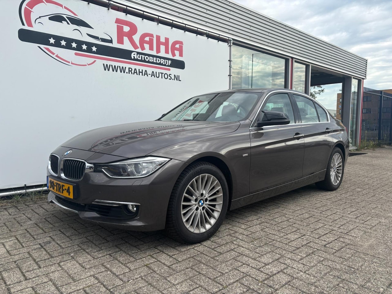 BMW 3-serie - 320i High Executive 320i High Executive - AutoWereld.nl