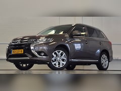 Mitsubishi Outlander - 2.0 PHEV Business Edition Trekhaak 100% Dealer onderhouden Allseason banden Mooi