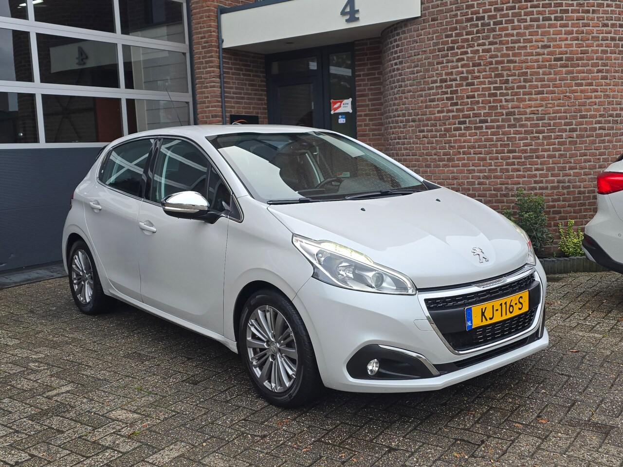 Peugeot 208 - 1.6 BlueHDi Blue Lease Executive Euro 6 |Nap - AutoWereld.nl