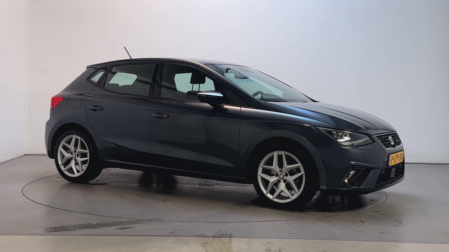 SEAT Ibiza - 1.0 TSI 110pk FR Business Intense Plus Stoelverwarming Parkeersensoren Navigatie DAB+ - AutoWereld.nl