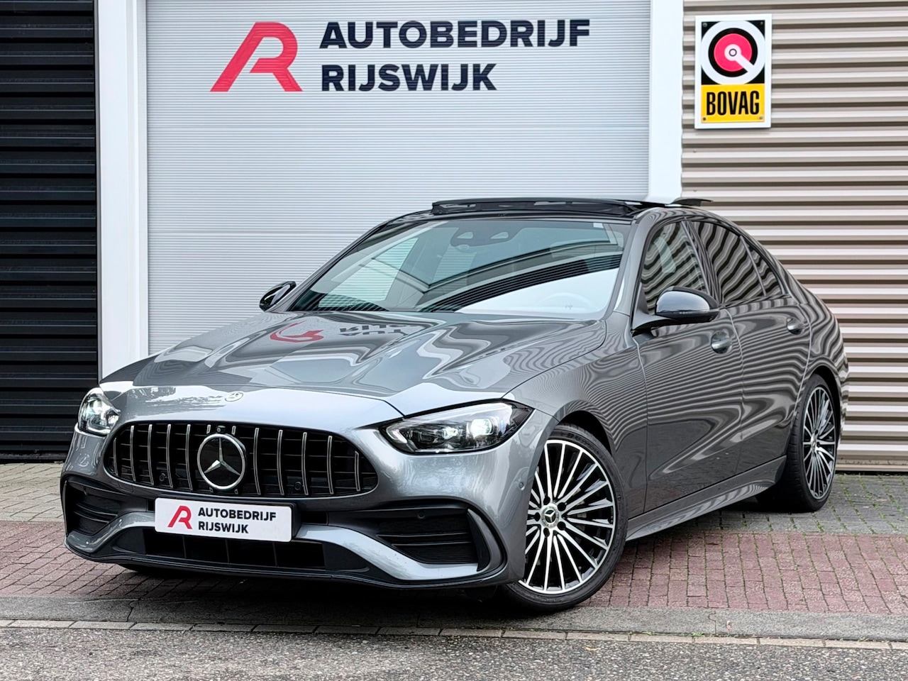 Mercedes-Benz C-klasse - 300 AMG Line Pano/Burmester/360 - AutoWereld.nl