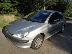 Peugeot 206 - 1.4 XR Inruilkoopje