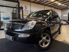 SsangYong Rexton - RX 230 Automaat Dealer onderhouden Verwarmbare stoelen voor 17" lichtmetalen velgen