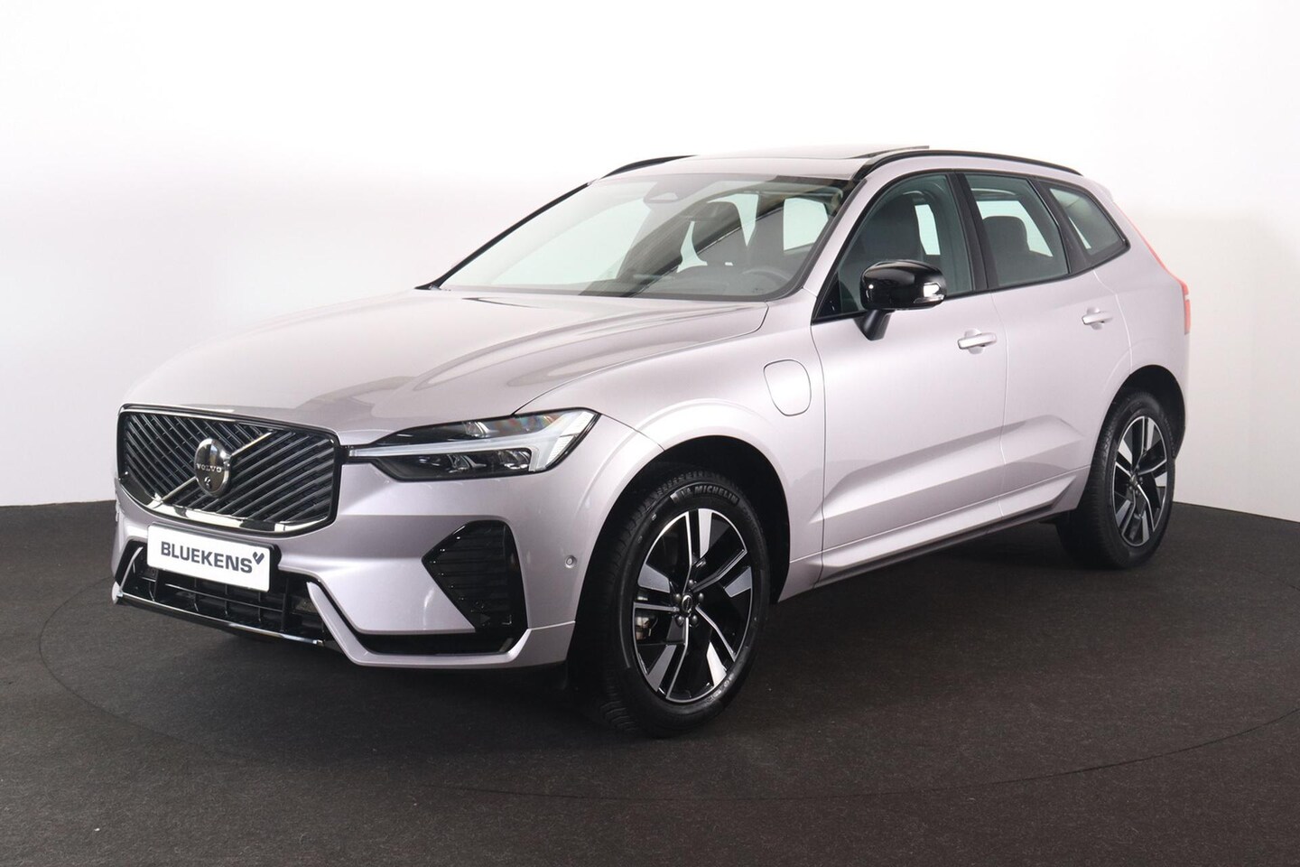 Volvo XC60 - T6 Recharge AWD Plus Dark - Panorama/schuifdak - IntelliSafe Assist & Surround - 360º Came - AutoWereld.nl
