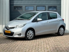 Toyota Yaris - 1.3 VVT-i Aspiration 1e EIG / AUTOMAAT / NAVI