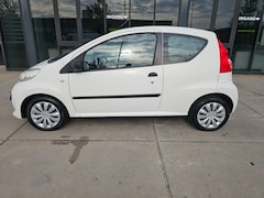Peugeot 107 - 1.0-12V XR - Stuurbekrachtiging