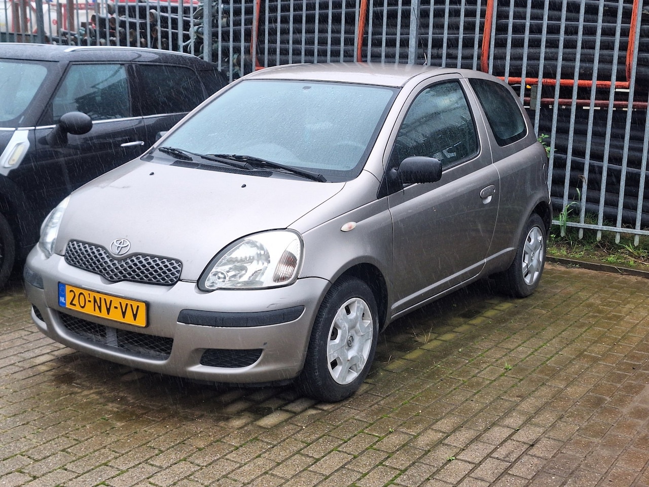 Toyota Yaris - €1649,-1.0 VVT-i Idols Trekhaak Apk 2027 - AutoWereld.nl