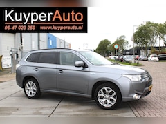 Mitsubishi Outlander - 2.0 PHEV Instyle nap 4wd automaat trekhaak leder camera navi multimedia