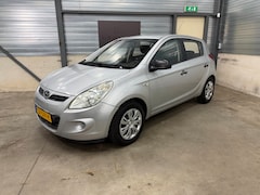 Hyundai i20 - 1.2i DynamicVersion airco APK 2e eigenaar