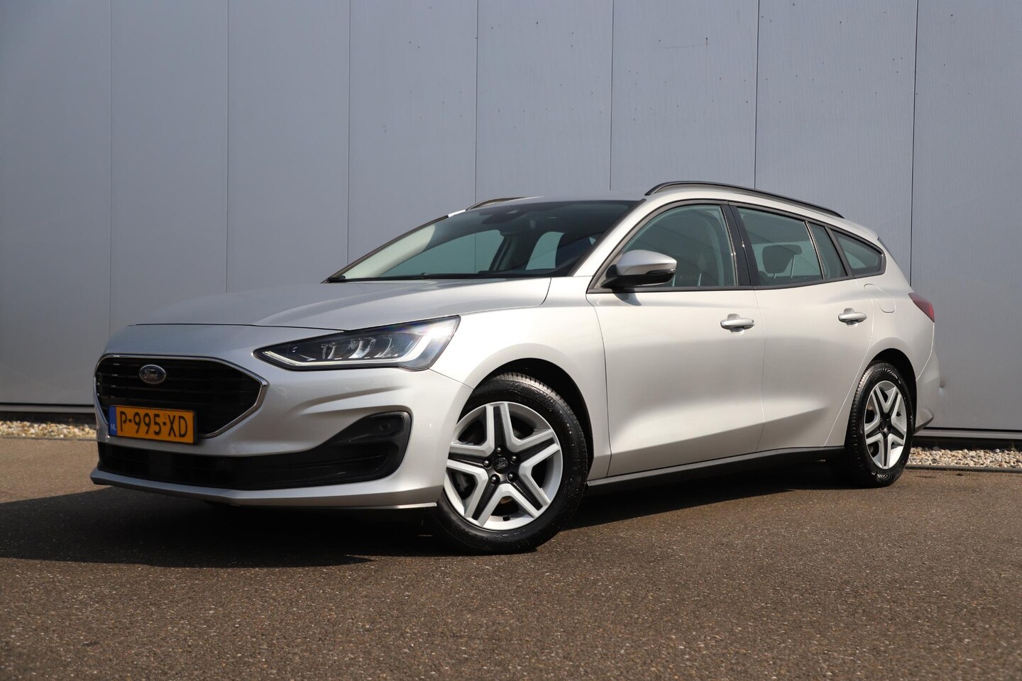 Ford Focus Wagon - 1.0 EcoBoost Hybrid Connected Sportstoelen Navigatie Carplay Android Airco Cruise Control - AutoWereld.nl