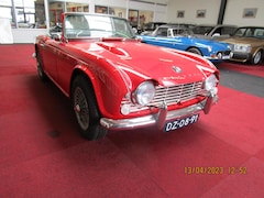 Triumph TR4 - Body off gerestaureerd in nieuw staat