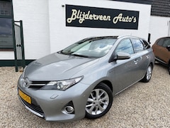Toyota Auris Touring Sports - 1.8 Hybrid Lease+ Pano | Camera | Navi | PDC | Dealer Onderhouden