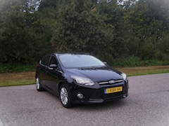 Ford Focus - 1.0 EcoBoost Titanium . 5 Drs . LMV . PDC . Airco . Navi . Cruiscontrol . enz