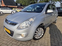 Hyundai i20 - 1.4i i-Motion 2011. Automaat/Airco/Mistlampen Etc.. APK 09-2027