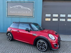 MINI 3-Deurs - 2.0 Cooper S 231 pk JCW Leder Clima Cruise 18" Navigatie Sportuitlaat Pdc bi-Xenon NL Auto