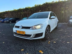 Volkswagen Golf - 1.2 TSI Trendline