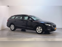 Skoda Octavia Combi - 1.0 TSI 110pk Business Edition Navigatie Parkeersensoren App-Connect DAB+