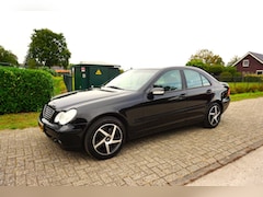 Mercedes-Benz C-klasse - 180 K. sedan zeer nette auto
