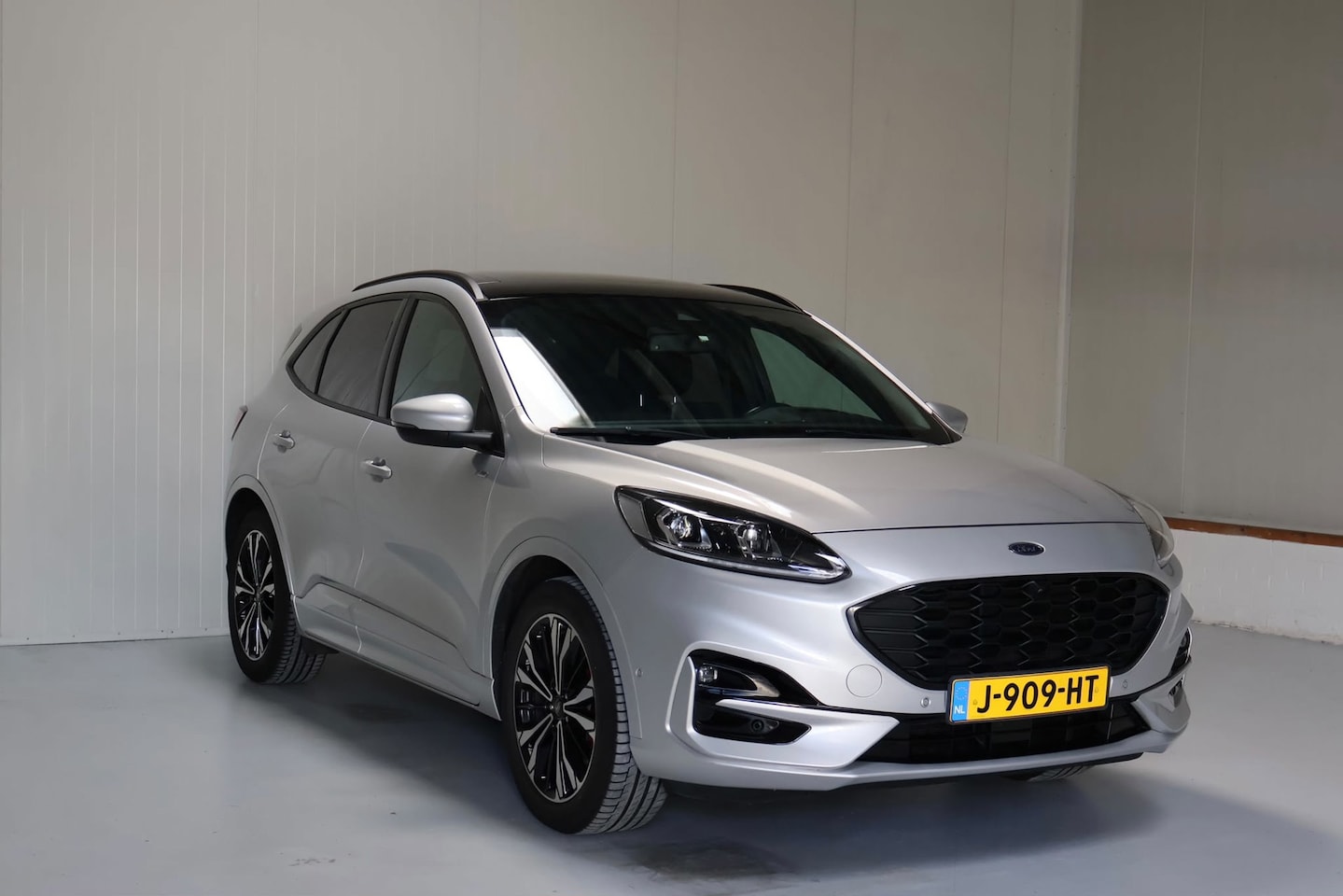 Ford Kuga - 2.5 PHEV ST-Line X/Pano/Xenon/BTWauto/Stoelwerm/NLauto/NAP - AutoWereld.nl